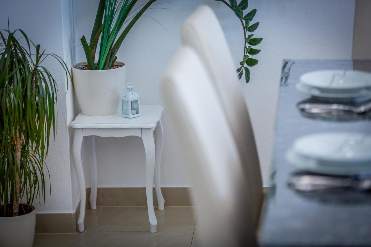 Apartment Luni Локва Рогозница Екстериор снимка