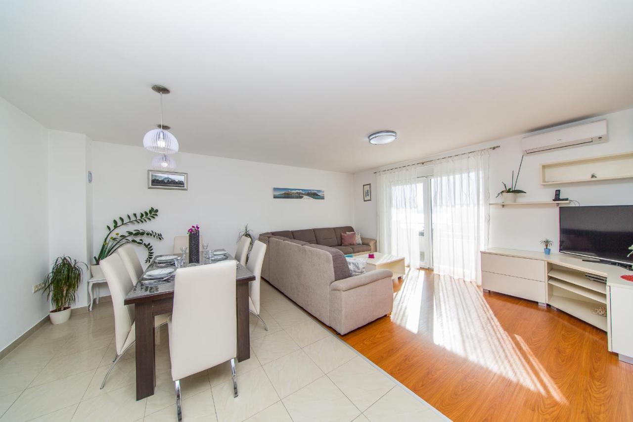 Apartment Luni Локва Рогозница Екстериор снимка