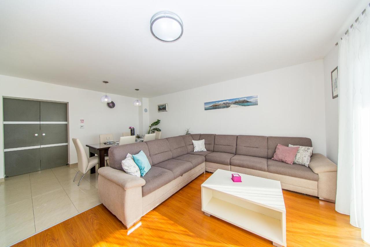 Apartment Luni Локва Рогозница Екстериор снимка