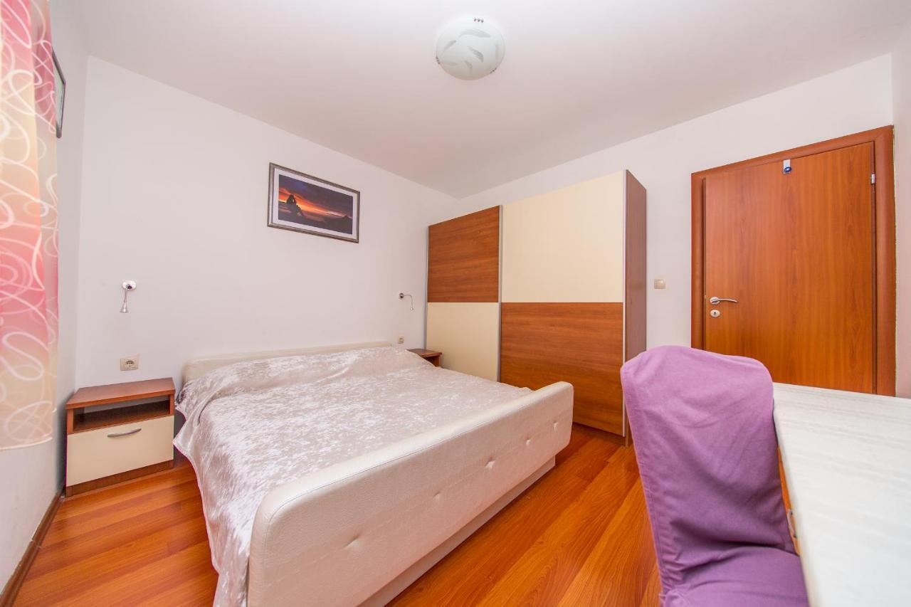 Apartment Luni Локва Рогозница Екстериор снимка