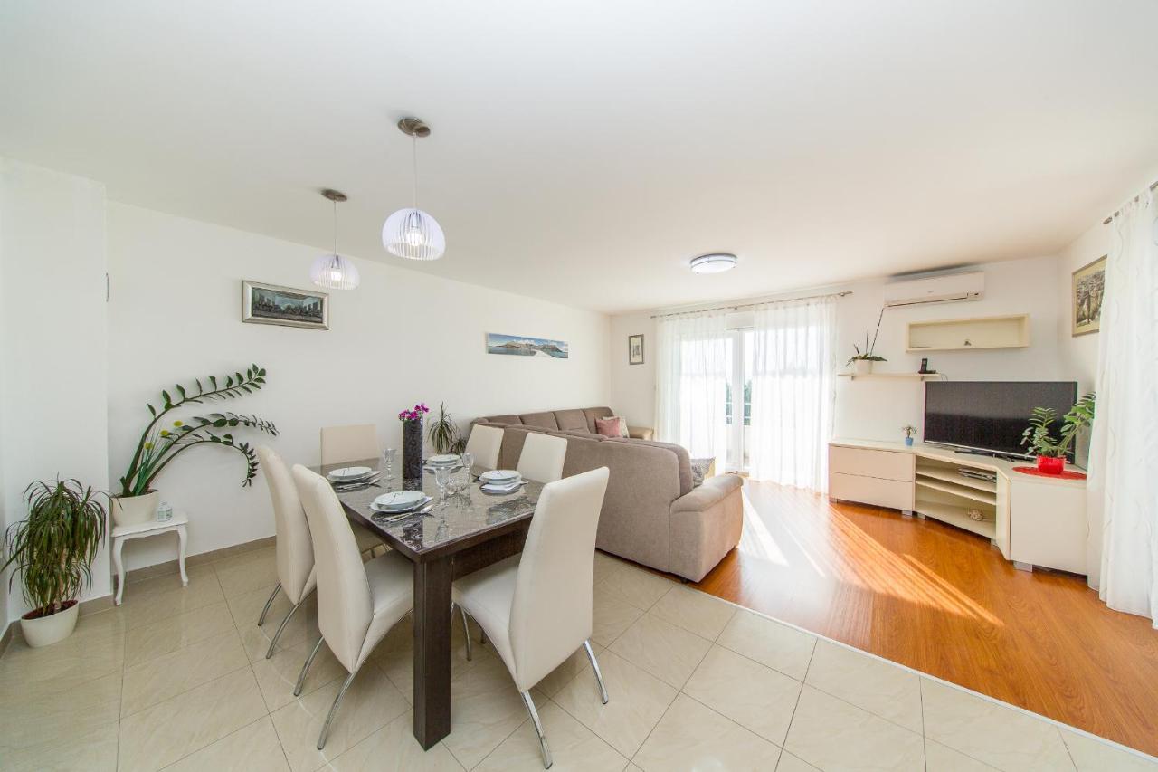 Apartment Luni Локва Рогозница Екстериор снимка